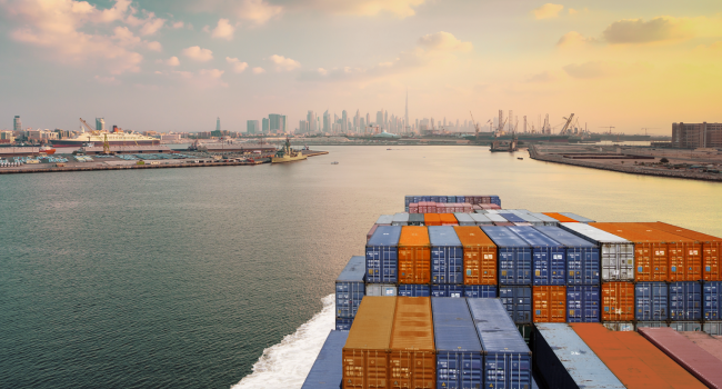 SHOULD YOU SOURCE DIRECTLY FROM CARRIERS OR GO WITH FREIGHT FORWARDERS?